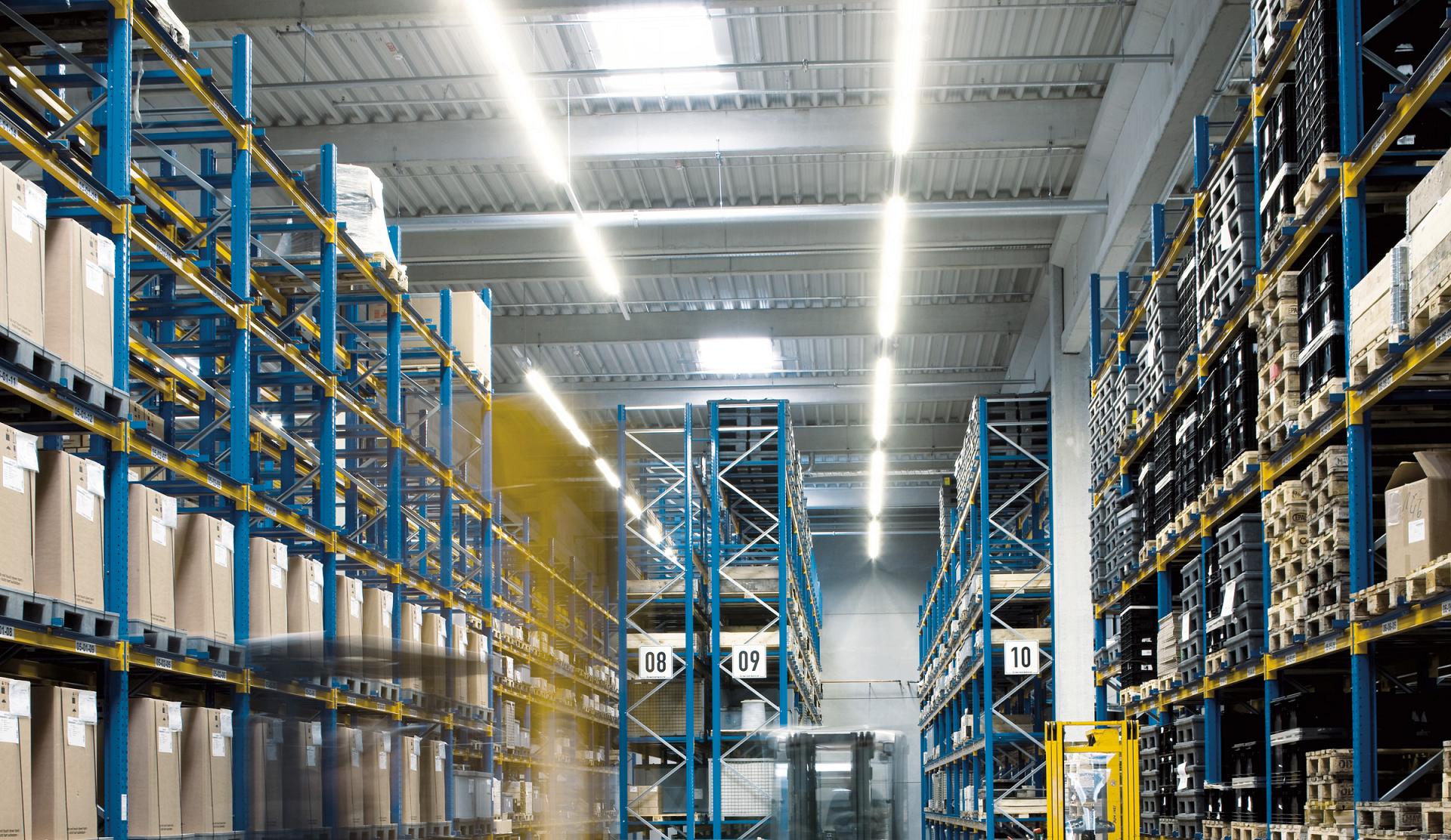 Lighting for industry Industry Applications TRILUX Simplify Your